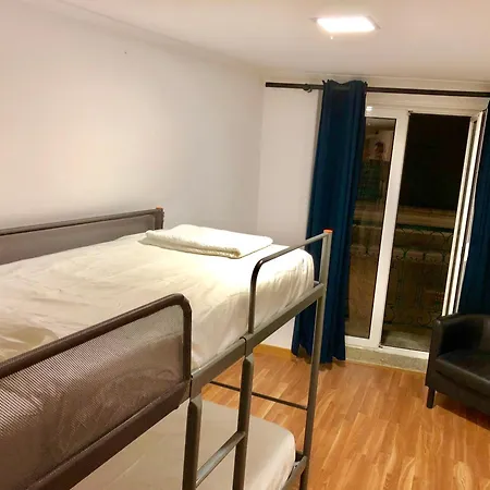 Lisbon Accommodation Kwatera prywatna *